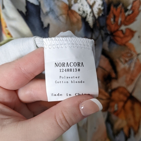 NWT Y2K Fall Leaves All Over Print Long Sleeve V-Neck Noracora Top Size Small - Picture 7 of 8